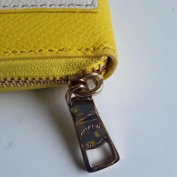 Coach Yellow Crossgrain Leather Full Zip Around long Wallet Yellow/ Bone - Picture 3 of 10